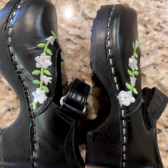 VINTAGE HANNA ANDERSSON MARY JANE CLOGS black Leather!! Fit like toddler 6.5!!! - Picture 2 of 16